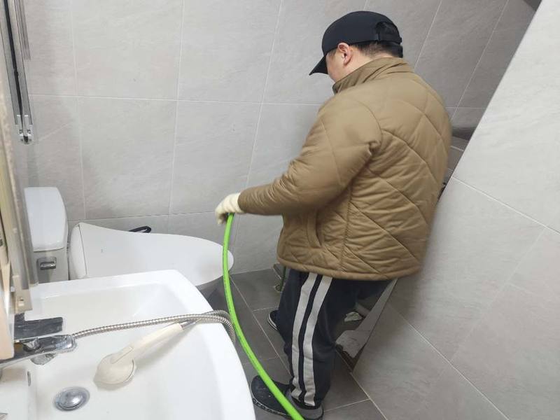 판교 변기막힘 작업사례 2