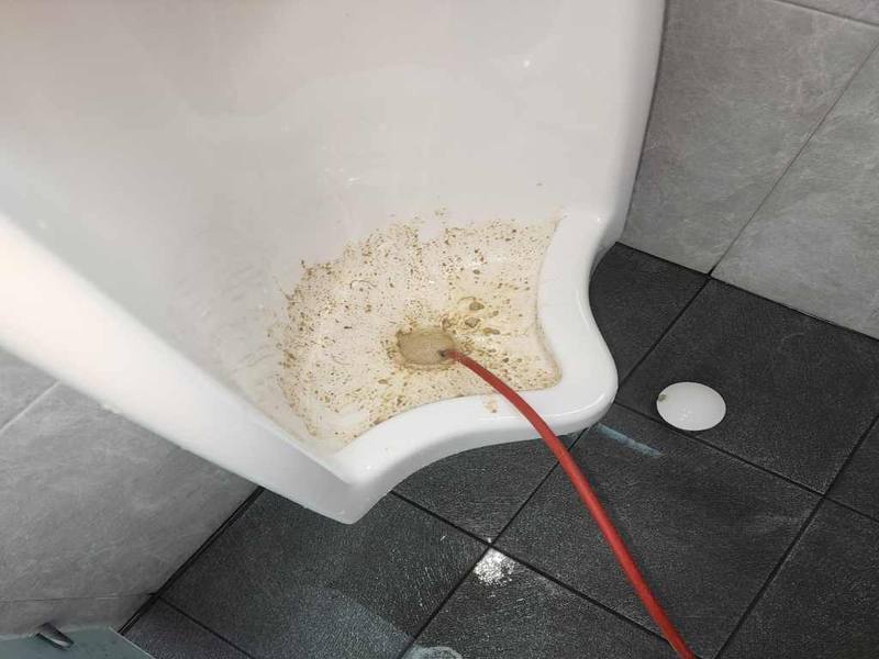 판교 소변기막힘 작업사례 6